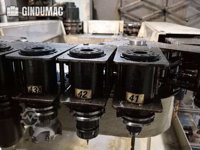 VERTIKALES BEARBEITUNGSZENTRUM Mazak VTC- 300 C