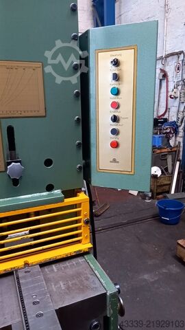 Hydraulic guillotine shear KRAMER TM 3  Hdyr. 2000