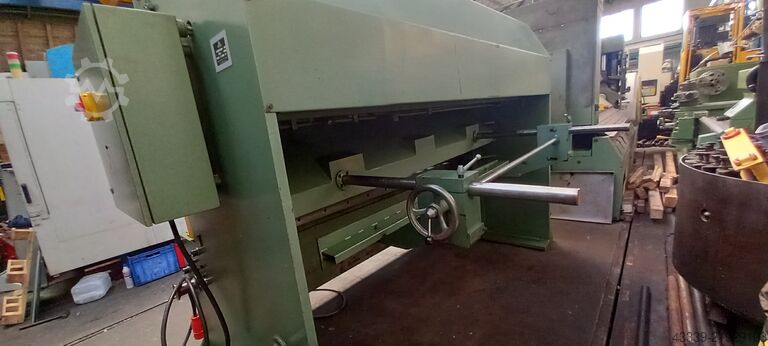 Hydraulic guillotine shear KRAMER TM 3  Hdyr. 2000