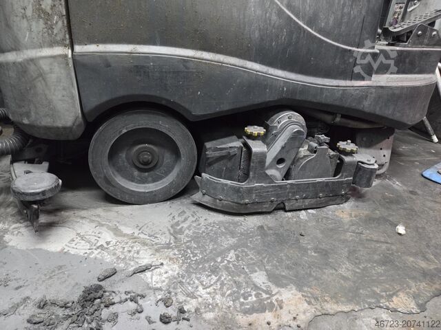 Scheuersaugmaschine Nilfisk BR755