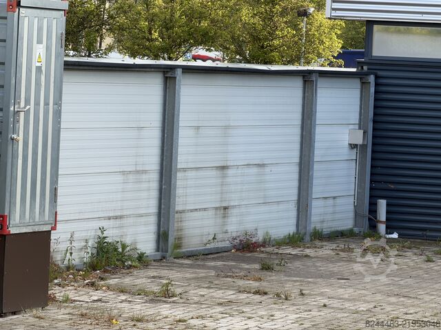 Double sliding gate & fencing (84 m)  