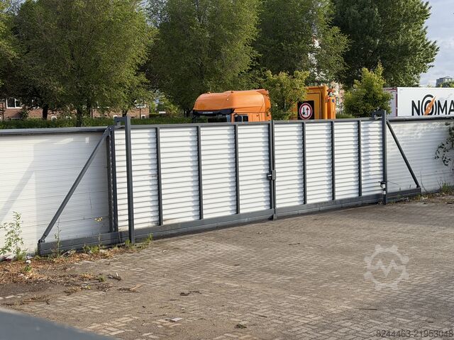 Double sliding gate & fencing (84 m)  