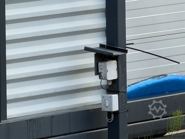 Double sliding gate & fencing (84 m)  