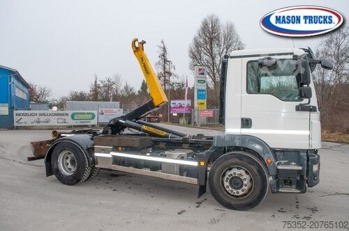 Truck with interchangeable body MAN TGM 18.290