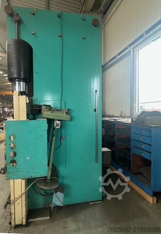 PROMECAM Amada press brake with tooling PROMECAM Amada STPC 204    200 40 160
