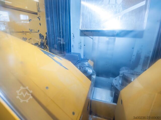 2012 STAMA MC 726 2012 STAMA MC 726 CNC machining center STAMA MC 726