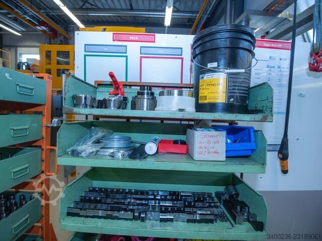 2012 STAMA MC 726 2012 STAMA MC 726 CNC machining center STAMA MC 726