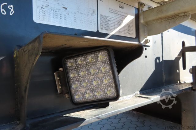 Holztransport Auflieger PAVIC Holzauflieger mit Schemel und Rungen