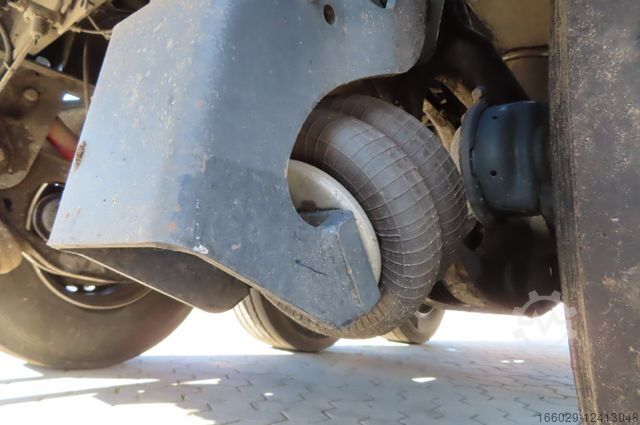 Holztransport Auflieger PAVIC Holzauflieger mit Schemel und Rungen