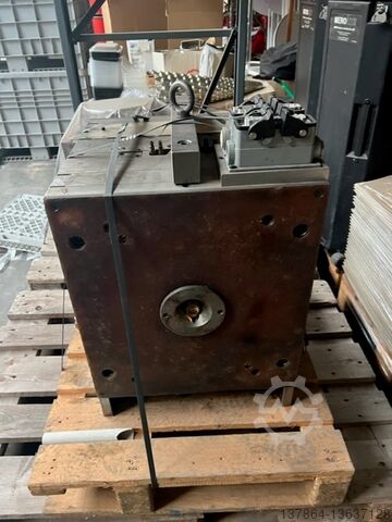 Multi-component injection molding machine Spritzguss Werkzeug 