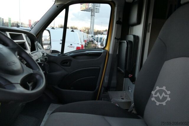 Transporter mit Koffer iveco Daily 35 S11 C30C AUTOMATIK KAMERA MAXI Regale DURCHGANG