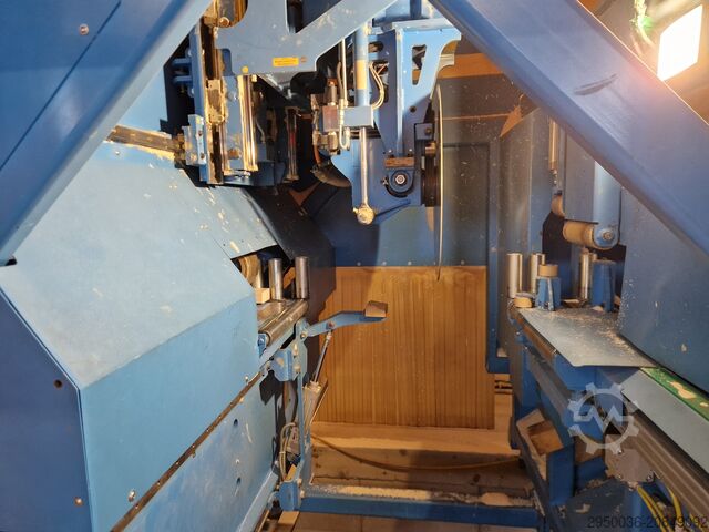 Bearbeitungszentrum mit Durchlauf Hundegger SC-3