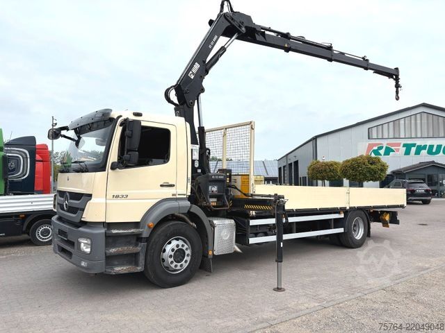 Flatbed truck MERCEDES-BENZ 1833 Axor / HIAB 122-3 / 7m Pritsche / 1. Hand