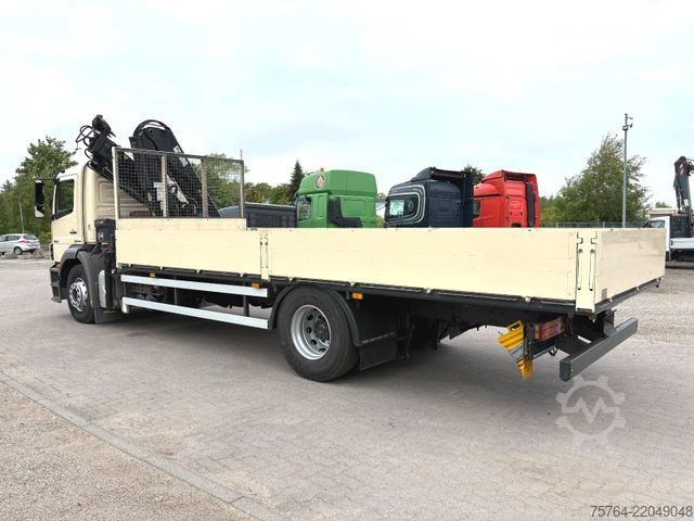 Flatbed truck MERCEDES-BENZ 1833 Axor / HIAB 122-3 / 7m Pritsche / 1. Hand