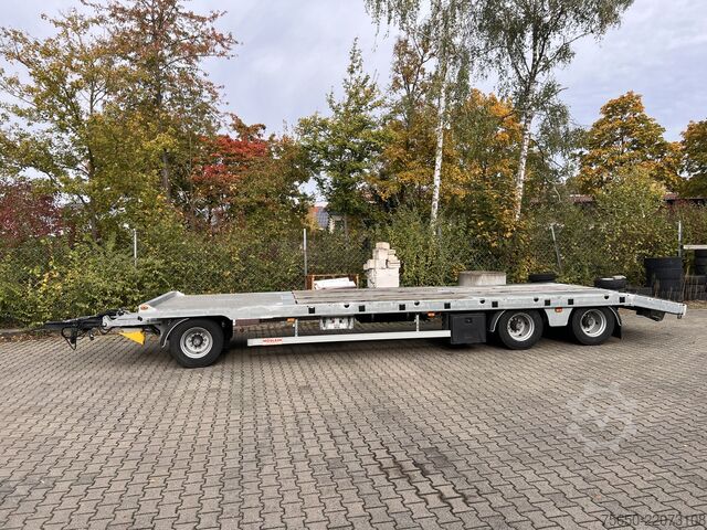 Low loader trailer Möslein TO 3 F Schwebheim  3 Achs Tiefladeranhänger