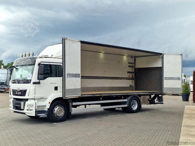 Suitcase MAN TGM 18.290 Schmitz box with sidedoors - Zepro l...