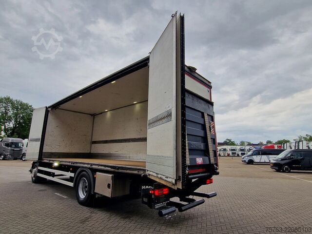 Suitcase MAN TGM 18.290 Schmitz box with sidedoors - Zepro l...