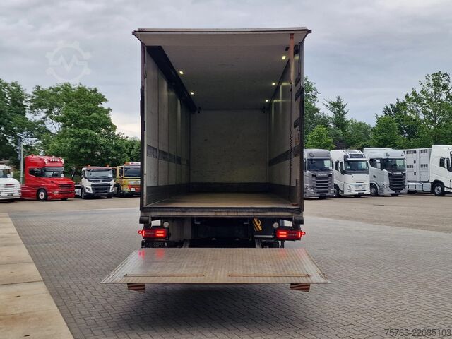 Suitcase MAN TGM 18.290 Schmitz box with sidedoors - Zepro l...
