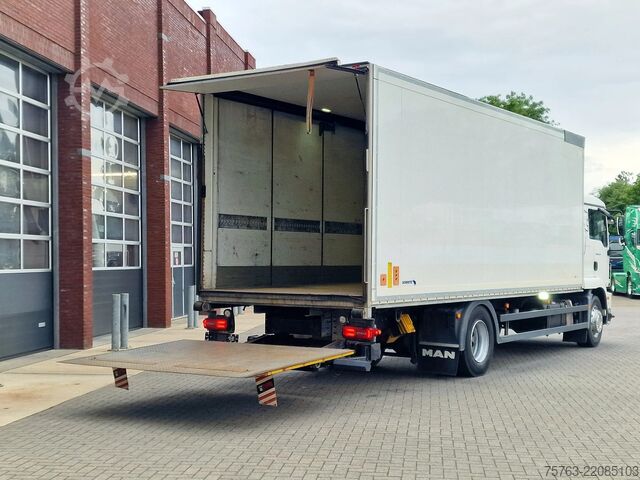 Suitcase MAN TGM 18.290 Schmitz box with sidedoors - Zepro l...