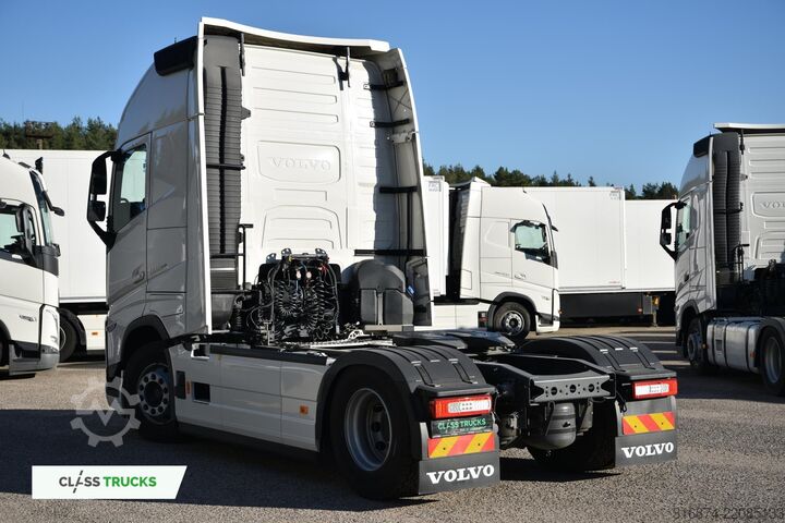 Standard SZM VOLVO FH 500 Globetrotter XL, Side Skirts