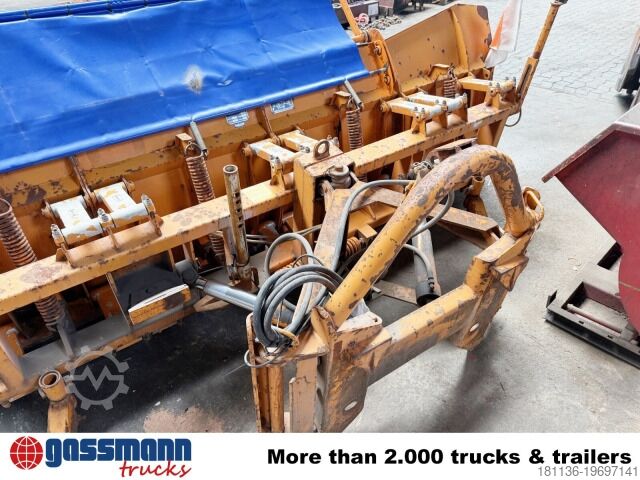 Agricultural machine Schmidt MF 3.3 Schneepflug