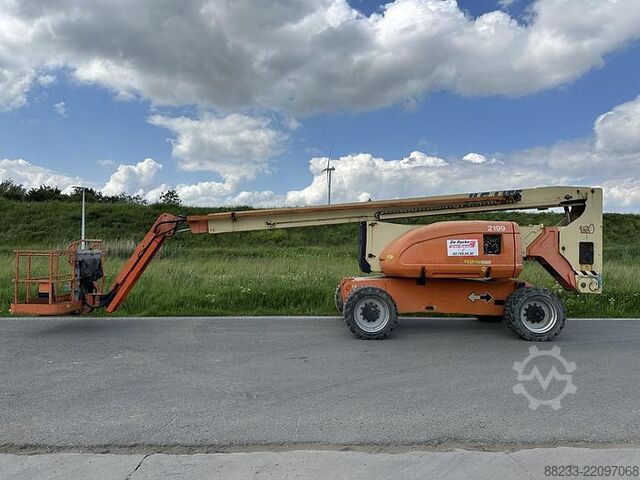 Knickarmhebebühne JLG 800AJ
