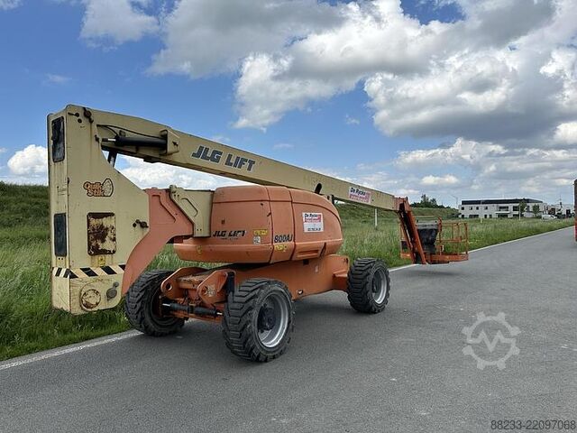 Knickarmhebebühne JLG 800AJ