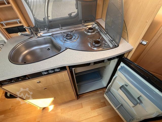 Semi-integrated camper DETHLEFFS T 5841 - Festbett - Klima -  - AHK -