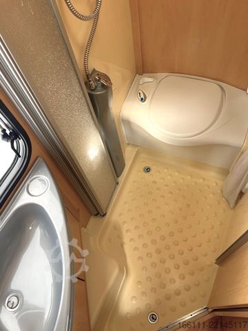 Semi-integrated camper DETHLEFFS T 5841 - Festbett - Klima -  - AHK -