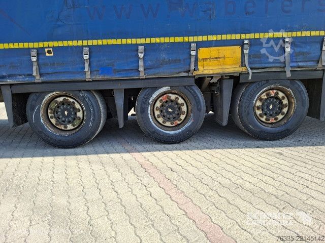 Open semitrailer with tarp Schmitz Cargobull Curtainsider Mega