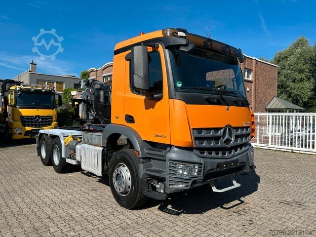 Abrollkipper MERCEDES-BENZ 2640 Multilift Abroller