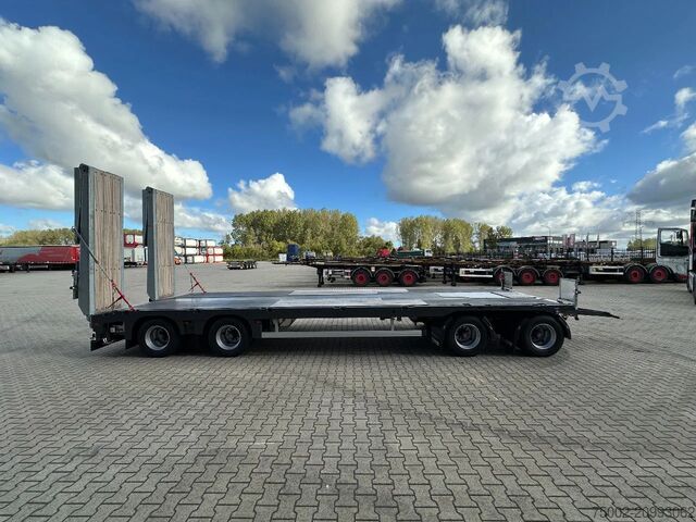 Car carrier van Faymonville MAX600-S-4-8.90-U, 4 axles (2 + 2), hydraulic r...