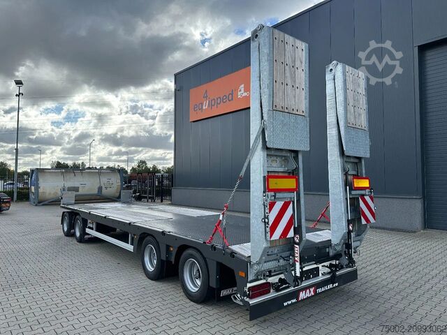 Car carrier van Faymonville MAX600-S-4-8.90-U, 4 axles (2 + 2), hydraulic r...