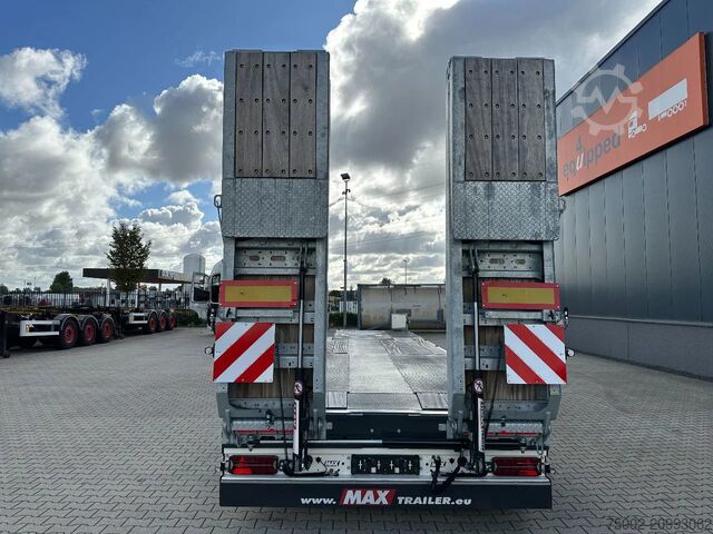 Car carrier van Faymonville MAX600-S-4-8.90-U, 4 axles (2 + 2), hydraulic r...