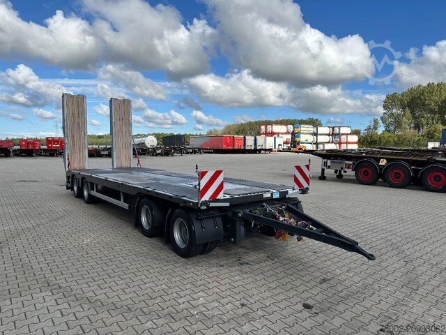 Car carrier van Faymonville MAX600-S-4-8.90-U, 4 axles (2 + 2), hydraulic r...