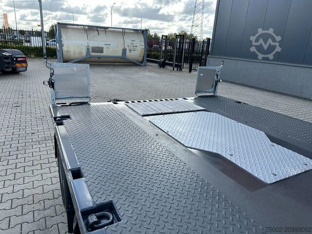 Car carrier van Faymonville MAX600-S-4-8.90-U, 4 axles (2 + 2), hydraulic r...