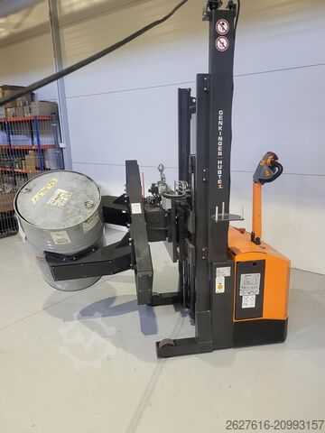 Forklift with rotating clamp Genkinger EGGS 04