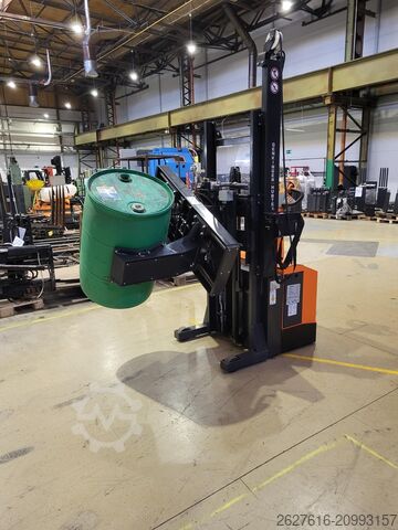 Forklift with rotating clamp Genkinger EGGS 04