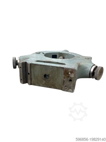 Steady rest, follower for lathe 150 mm – openable cast iron construction Podtrzymak, okular do tokarki 150 mm – żeliwna konstrukcja otwierana