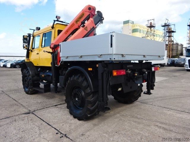 LKW mit Pritsche (offen) UNIMOG U 5000 Doka 6-Sitze Kran AHK