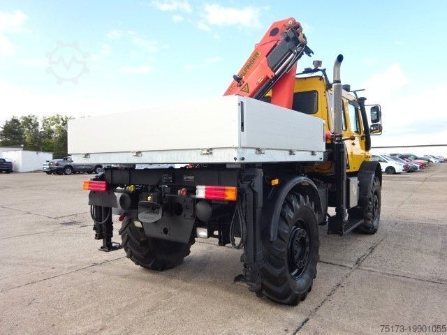 LKW mit Pritsche (offen) UNIMOG U 5000 Doka 6-Sitze Kran AHK