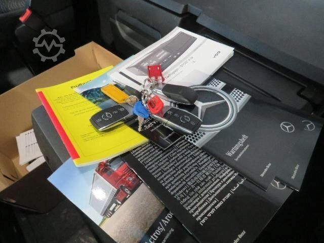 Swap body truck MERCEDES-BENZ 2548 LnR Big Space Öl-Retarder Standklima Jumbo