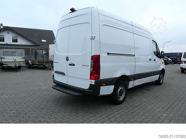 High top van MERCEDES-BENZ Sprinter 317 CDI L2H2 Klima Navi 9G-Tronik MOPF