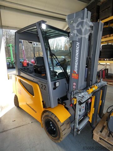 Electric 4-wheel forklift Jungheinrich EFG S30 - 470 DZ