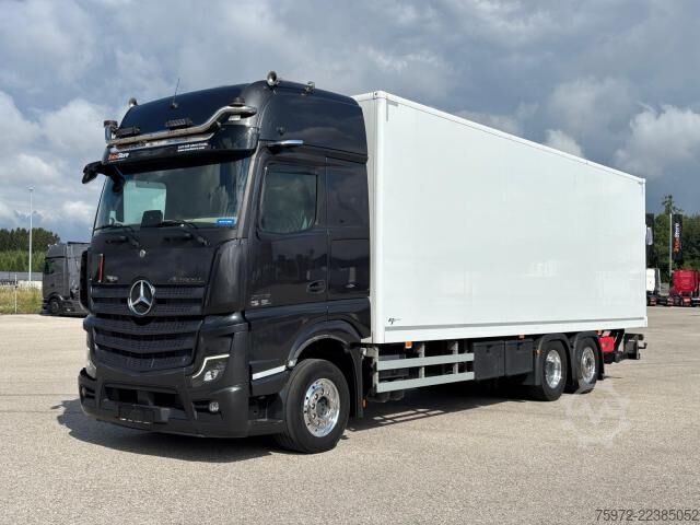 LKW mit Kofferaufbau  Actros 2553LL LENK/LIFT