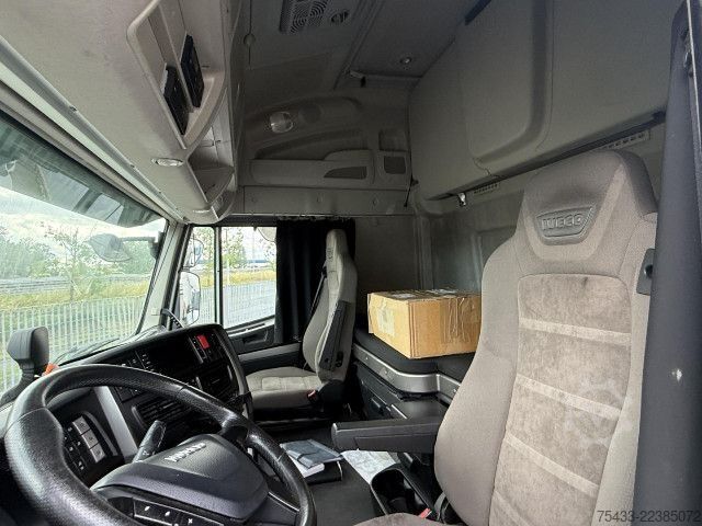 Standard tractor unit IVECO STRALIS AS440S40T/P LNG