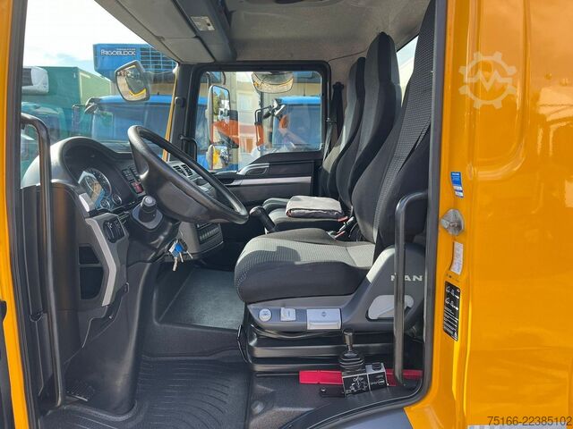 Transporter mit Kipper MAN 8.180 K Kipper MEILLER 3-Seiten 4 m*3-Sitzer*AHK