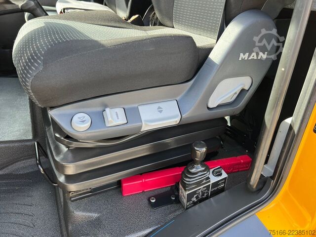 Transporter mit Kipper MAN 8.180 K Kipper MEILLER 3-Seiten 4 m*3-Sitzer*AHK