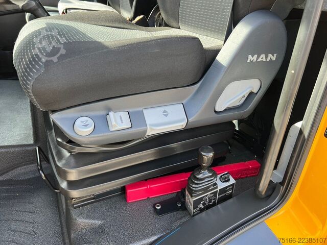 Transporter mit Kipper MAN 8.180 K Kipper MEILLER 3-Seiten 4 m*3-Sitzer*AHK