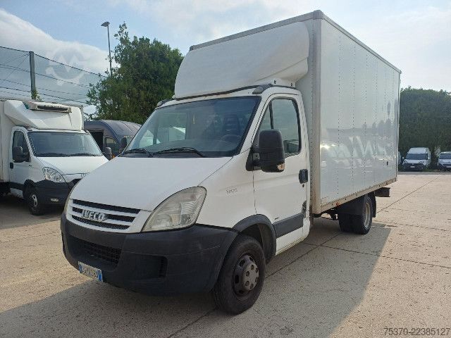 Box van IVECO DAILY 35C12